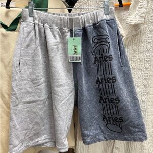 Sz Med- Aries Arise Two Tone OD Colorblouck shorts